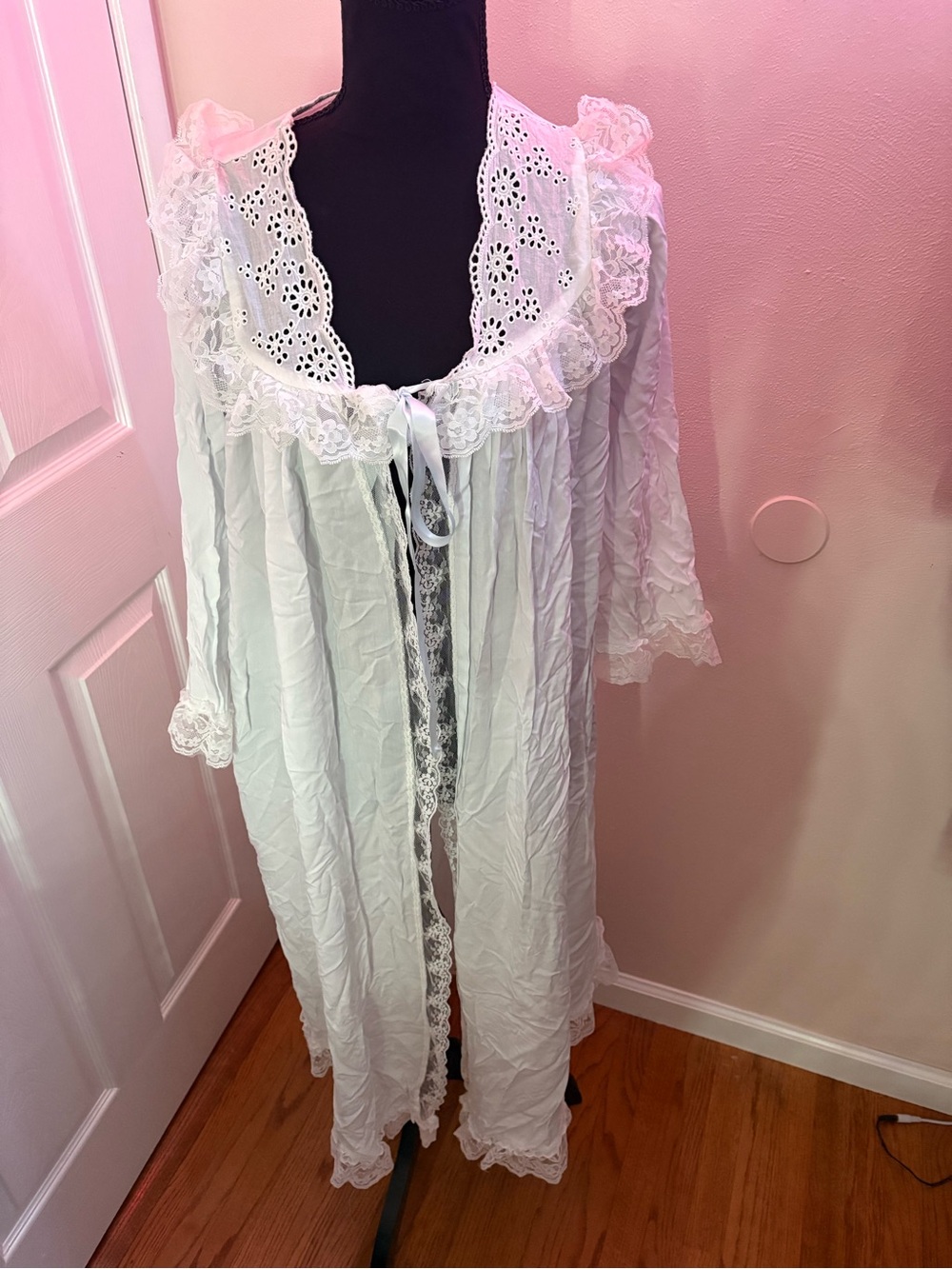 Sheer Yierle White Lace-Trim Robe with Eyelet Collar